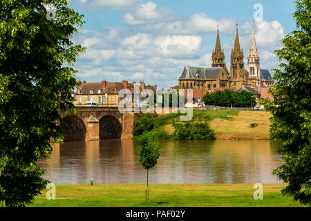 Pont des Régemortes sur l'Allier, pont des Régemortes, Moulins, département de l'Allier, Auvergne, France Banque D'Images