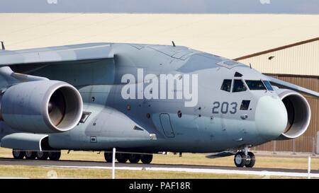 Avion japonais Kawasaki C-2 pour la première fois visite au Royaume-Uni pour le Royal International Air Tattoo 2018 Banque D'Images