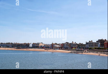 Front de Morecambe à marée haute l'été de 2018 Banque D'Images