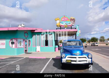 Kingman, Arizona - 24 juillet 2017 : M. Dz Route 66 Diner à Kingman situé sur l'historique Route 66. Banque D'Images