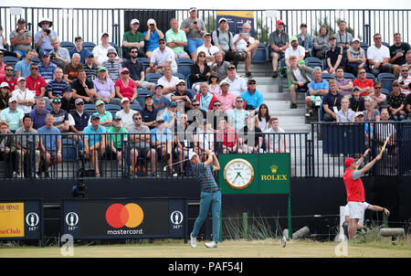 USA's Jordan Spieth tees au large de la 8e journée au cours de quatre l'Open Championship 2018 à Carnoustie Golf Links, Angus. Banque D'Images