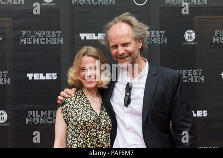 Gröningand Philipp Directeur Julia actrice Zange vu à un photocall au Filmfest München 2018 Banque D'Images