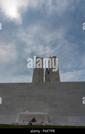 La crête de Vimy, en France. Le Canadien National Memorial, dédié à la PREMIÈRE GUERRE MONDIALE les soldats canadiens tués et disparus au combat pendant la première guerre mondiale. Banque D'Images