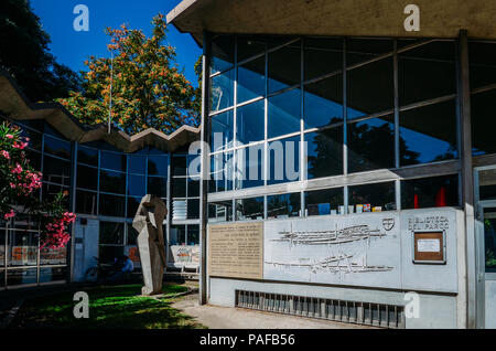 Milan, Italie - 22 juillet 2018 : Entrée de la Biblioteca al Parco Sempione qui est une bibliothèque civile au cœur du parc Sempione Banque D'Images