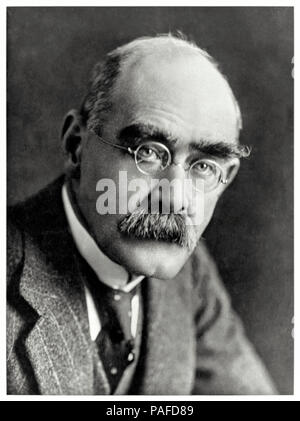 Rudyard Kipling (1865-1936) écrivain anglais surtout connu pour ses poèmes, le 'juste' et 'Histoires donc le livre de la Jungle'. Voir plus d'informations ci-dessous. Banque D'Images