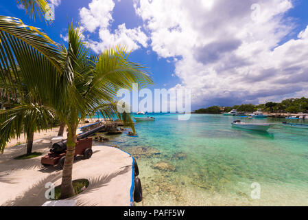 Le quai de la ville de Bayahibe, La Altagracia, République dominicaine. L'espace de copie pour le texte Banque D'Images