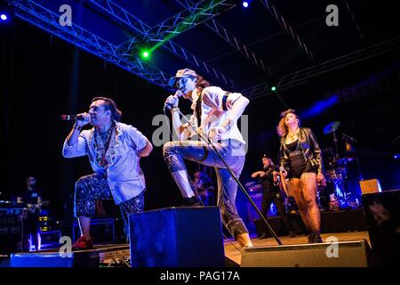 Sestri Levante Genova Italie 21 juillet 2018 Gogol Bordello live au Festival 2018 Mojotic © Roberto Finizio / Alamy Banque D'Images