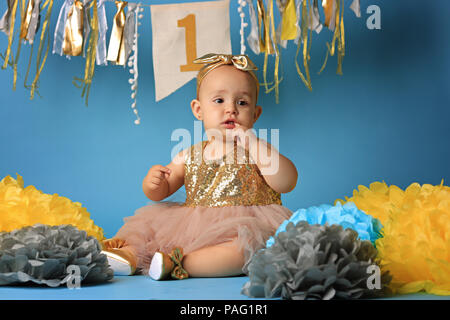 Portrait d'une petite femme ukrainienne, un joyeux jour de l'indépendance Banque D'Images