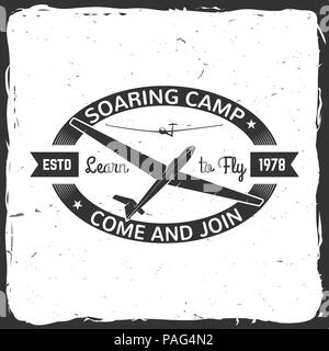 Planeur rétro camp badge. Concept pour chemise, imprimer, joint, surimpression ou l'estampillage. Typographie design- stock vector. Planeur la conception des camps avec des planeurs silhouet Illustration de Vecteur