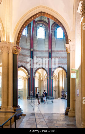 Voir dans l'abside de l'ancienne Eglise Saint-Martin-des-Champs Prieuré, qui contient maintenant le Musée des Arts et Métiers Banque D'Images