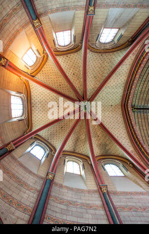 Vue détaillée du plafond de l'abside de l'ancienne Eglise Saint-Martin-des-Champs prieuré qui contient maintenant le Musée des Arts et Métiers, Paris. Banque D'Images