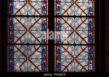 Vue détaillée de la vitraux de la nef de l'ancienne Eglise Saint-Martin-des-Champs Prieuré, Paris, France Banque D'Images