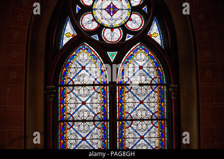 Vue détaillée de la vitraux de la nef de l'ancienne Eglise Saint-Martin-des-Champs Prieuré, Paris, France Banque D'Images