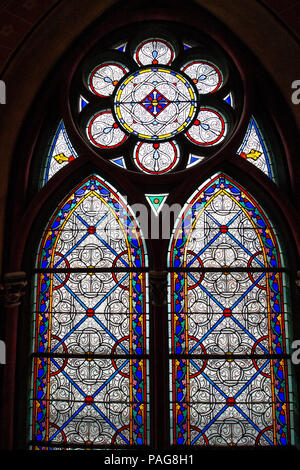 Vue détaillée de la vitraux de la nef de l'ancienne Eglise Saint-Martin-des-Champs Prieuré, Paris, France Banque D'Images