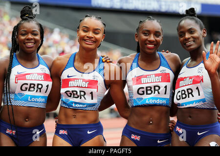 Londres, Royaume-Uni. 22 juillet 18. Imani-Lara LANSIQUOT Asha PHILIP, Bianca, WILLIAMS, Daryll NEITA (Team GBR 1) célébrer la victoire dans la Women's 4 x 100 m relais lors de la finale 2018, l'IAAF Diamond League, jeux d'anniversaire, Queen Elizabeth Olympic Park, Stratford, London, UK. Crédit : Simon Balson/Alamy Live News Banque D'Images