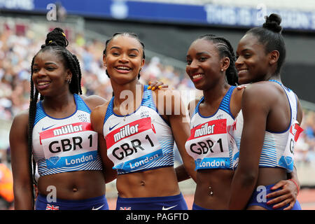 Londres, Royaume-Uni. 22 juillet 18. Imani-Lara LANSIQUOT Asha PHILIP, Bianca, WILLIAMS, Daryll NEITA (Team GBR 1) célébrer la victoire dans la Women's 4 x 100 m relais lors de la finale 2018, l'IAAF Diamond League, jeux d'anniversaire, Queen Elizabeth Olympic Park, Stratford, London, UK. Crédit : Simon Balson/Alamy Live News Banque D'Images