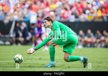 Charlotte, NC, USA. 22 juillet, 2018. Borussia Dortmund gardien Dominik Reimann (35) efface une balle hors de la surface de réparation au cours de l'action de la Coupe des Champions entre le Liverpool FC vs Borussia Dortmund à Charlotte, NC. Jonathan Huff/CSM/Alamy Live News Banque D'Images