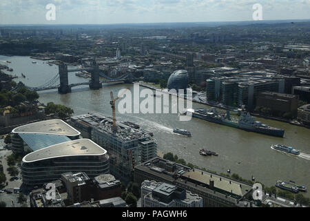 London UK 23 juillet 2018 une journée ensoleillée et chaude dans London ,la ville du ciel/Quezada-Neiman Jardins@Paul Alamy Live News Crédit : Paul/Quezada-Neiman Alamy Live News Banque D'Images