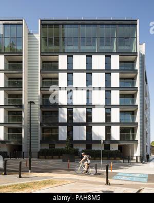 Avis de partenaire tours bloc. Highpoint - Newington Butts, Elephant and Castle, Royaume-Uni. Architecte : Rogers Stirk Harbour  + Partners & passage de l'axe Banque D'Images