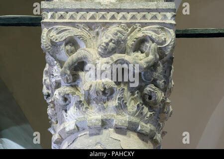 Détail d'une colonne de l'église Saint Marc à Korcula, Île de Korcula, Croatie Banque D'Images