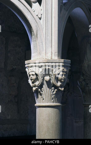 Détail d'une colonne de l'église Saint Marc à Korcula, Île de Korcula, Croatie Banque D'Images