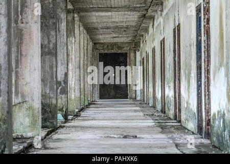 Un regard sur l'intérieur de l'hôtel abandonné, une fois la Ducor plus importants hôtels à Monrovia, Libéria Banque D'Images