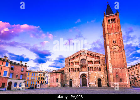 Parme, Italie - Piazza del Duomo, l'architecture romane en Emilie-Romagne. Banque D'Images