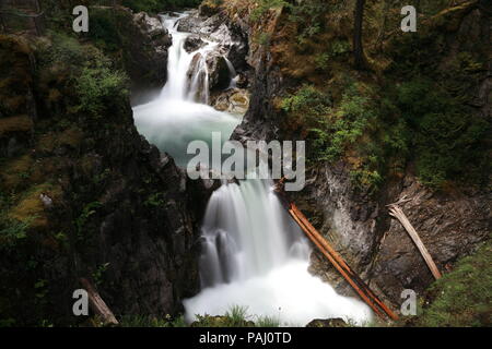 Le parc provincial Little Qualicum, Parksville, Qualicum, Colombie-Britannique, île de Vancouver, Canada, Cascade Banque D'Images