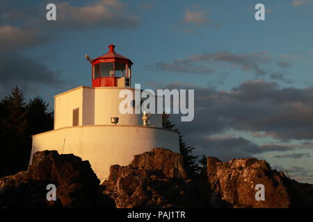 Phare de Amphitrite Point près de Uclulelet, île de Vancouver, British Columbia Canada Banque D'Images