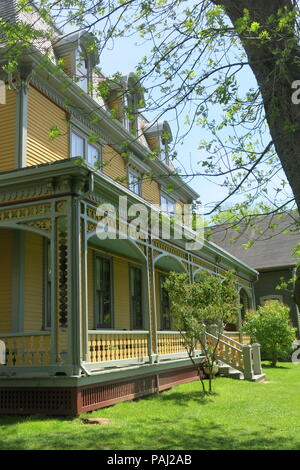 Beaconsfield Historic House (1877), avec de belles vues sur la mer, est un magnifique exemple d'architecture victorienne à la mode ; Charlottetown, PEI Banque D'Images