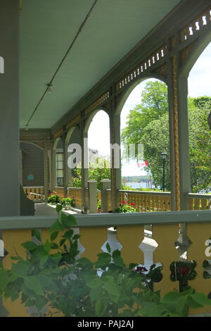 Beaconsfield Historic House (1877), avec de belles vues sur la mer, est un magnifique exemple d'architecture victorienne à la mode ; Charlottetown, PEI Banque D'Images