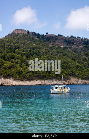 Petite ville et port d'Assos, l'île de Céphalonie (Céphalonie), Grèce Banque D'Images