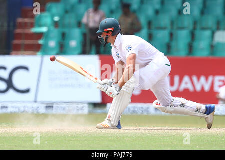 Le Sri Lanka. 23 juillet, 2018. Joueur de cricket sud-africain Theunis Bruyn joue un shot au cours du quatrième jour du deuxième test match entre le Sri Lanka et l'Afrique du Sud à la Sinhalese Sports Club (SSC) stade de cricket international à Colombo, Sri Lanka le 23 juillet 2018. Credit : Pradeep Dambarage/Pacific Press/Alamy Live News Banque D'Images