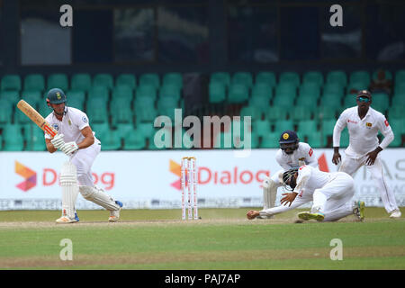 Le Sri Lanka. 23 juillet, 2018. Joueur de cricket sud-africain Theunis Bruyn joue un shot au cours du quatrième jour du deuxième test match entre le Sri Lanka et l'Afrique du Sud à la Sinhalese Sports Club (SSC) stade de cricket international à Colombo, Sri Lanka le 23 juillet 2018. Credit : Pradeep Dambarage/Pacific Press/Alamy Live News Banque D'Images