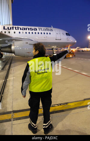 À la cérémonie d'ouverture officielle de la Lufthansa Technik Milan LTMIL les hangars de maintenance le 15 octobre 2009 Banque D'Images