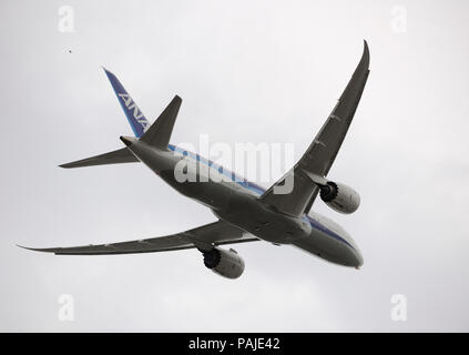 Le deuxième prototype Boeing 787-8 N787EX ZA002 au cours de vol du givrage-tests avec une goutte gouttelette Technologies de mesure capteur de mesure en vertu de la Banque D'Images