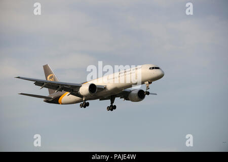 UPS United Parcel Service Boeing 757-200 freighter sur l'approche-final Banque D'Images