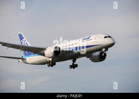 Le deuxième prototype Boeing 787-8 N787EX ZA002 au cours de vol du givrage-tests avec une goutte gouttelette Technologies de mesure capteur de mesure en vertu de la Banque D'Images