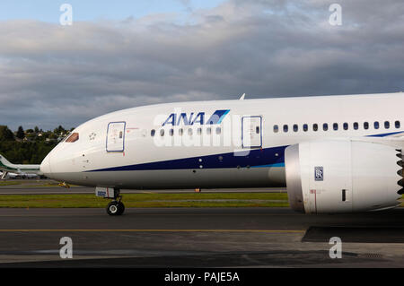 Le deuxième prototype Boeing 787-8 N787EX ZA002 au cours de vol du givrage-tests avec une goutte gouttelette Technologies de mesure capteur de mesure en vertu de la Banque D'Images