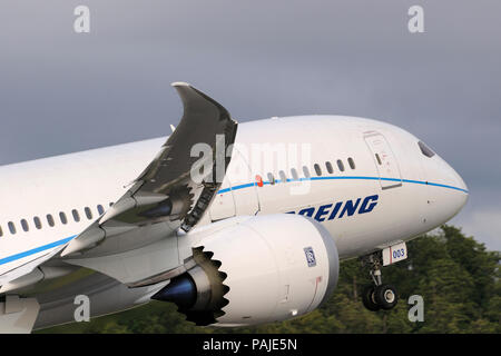 L'aile du nez, et du moteur Rolls-Royce Trent 1000-coquille de Boeing 787-8 Dreamliner prototype s'envolent Banque D'Images