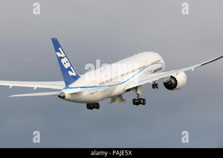 Boeing 787-8 Dreamliner prototype s'envolent Banque D'Images