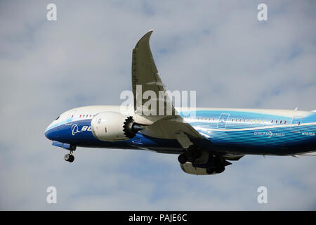 Le premier Boeing 787-8 Dreamliner prototype s'envolent Banque D'Images