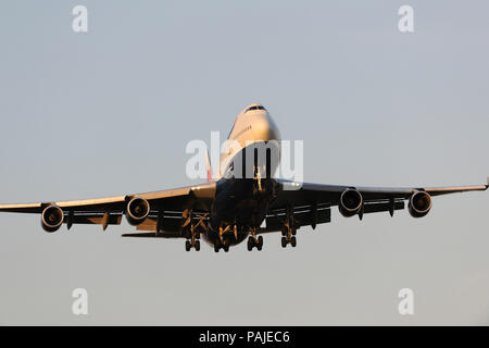 British Airways Boeing 747-400 sur l'approche finale à Heathrow Banque D'Images