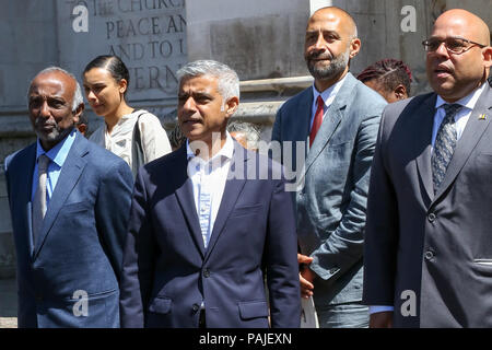 Les politiciens et les familles du Windrush génération quitte l'abbaye de Westminster après avoir assisté à un service d'action de grâces sur le 70e anniversaire de l'atterrissage de l'Empire Windrush MV le 22 juin 1948 à Tilbury Docks avec 492 passagers des Caraïbes. Comprend : Sadie Khan Maire de Londres (c), Matthew Ryder - Adjoint au Maire (2e à partir de la r) Où : London, Royaume-Uni Quand : 22 Juin 2018 Crédit : Dinendra Haria/WENN Banque D'Images