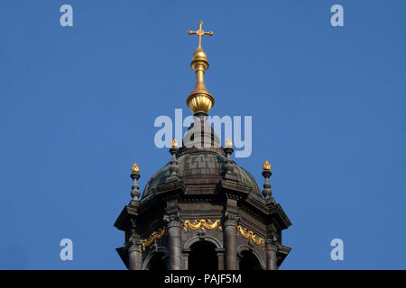 Sur la Croix Saint Stephen's Basilica à Budapest, Hongrie Banque D'Images