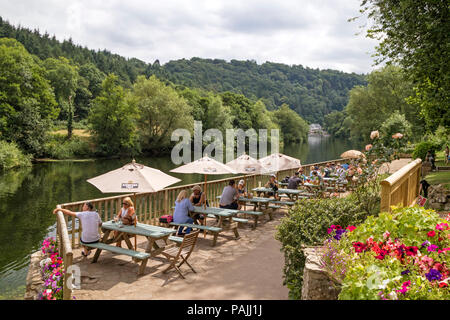 Juillet 2018 L'été à Ye Old Ferrie Inn (est 1473), Symonds Yat, Herefordshire, Angleterre, RU Banque D'Images