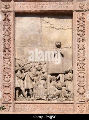 Saint Pierre de Vérone, relief sur façade de l'Église Sainte-anastasie à Vérone, Italie Banque D'Images