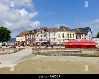 Centre de village sur la Baie de Somme au Crotoy, France Banque D'Images