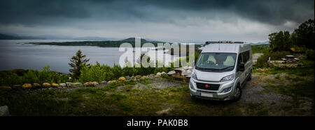 Burstner Citycar série 600, Leka camping, la Norvège. Banque D'Images