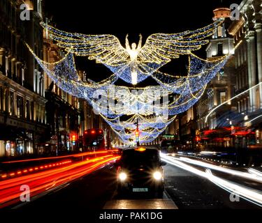 Lumières de Noël dans Regent Street, London, UK. Banque D'Images